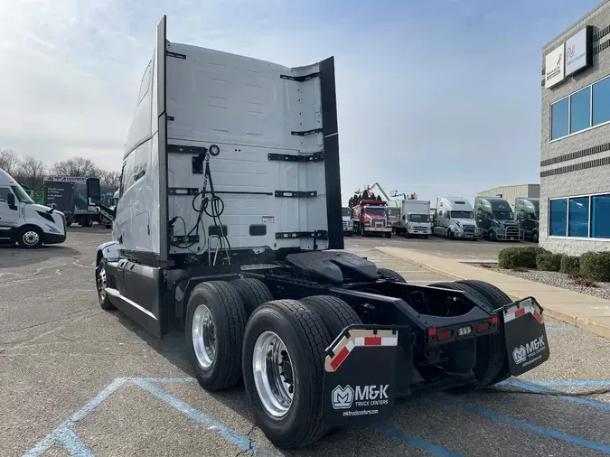 2026 MACK Pioneer 76" High Roofbd8a9e948e96cfb93476464e5c202333