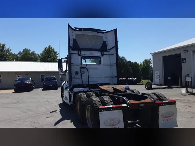 2020 Volvo VNL300