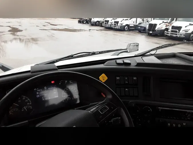 2019 Volvo VNL300