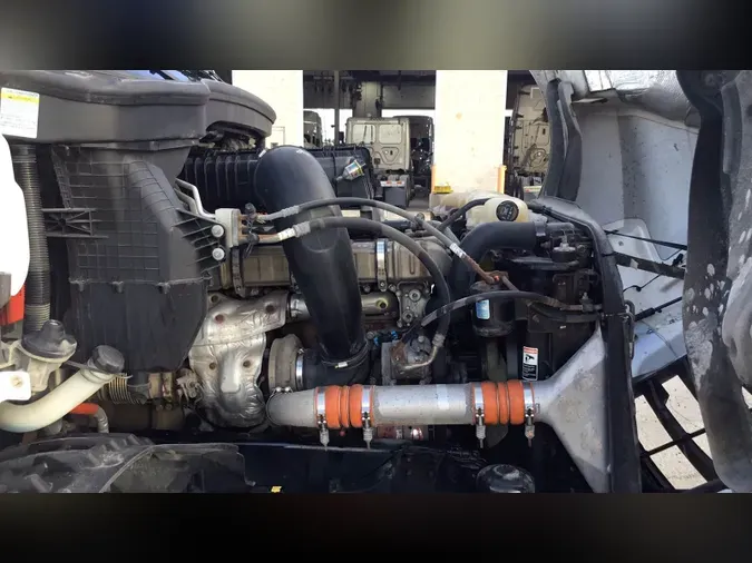 2021 Freightliner Cascadia 126