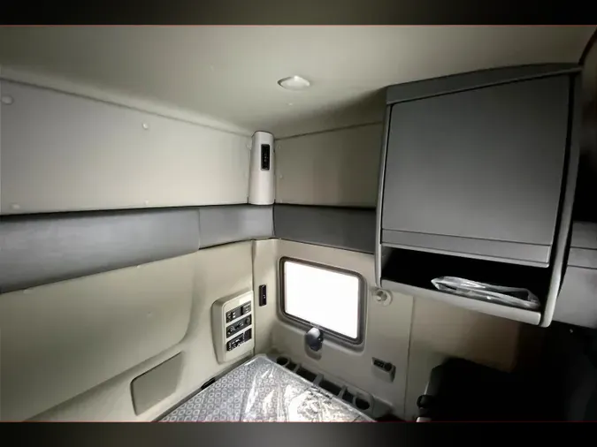 2023 INT LT625 6x4