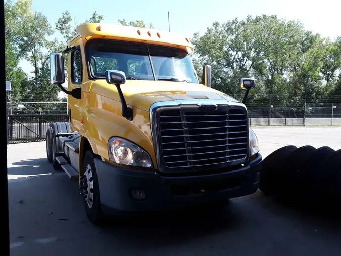 2019 FREIGHTLINER/MERCEDES CASCADIA 125bd97415797c49641f0157b6f4b23c956