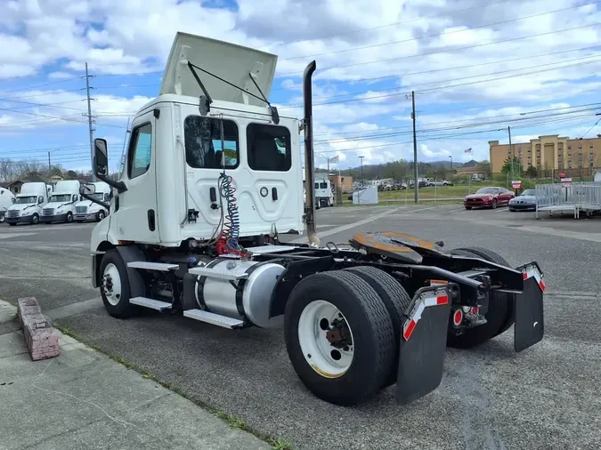 2020 FREIGHTLINER/MERCEDES NEW CASCADIA 116bd99e24d13ef23f20c4c2e2069ac0363