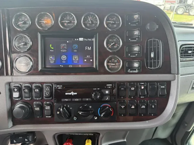 2022 Peterbilt 389