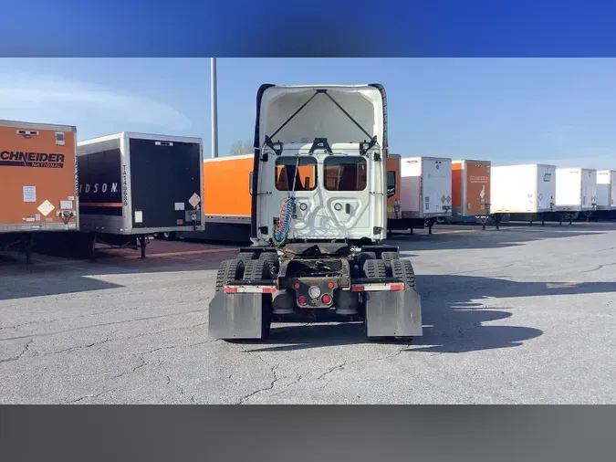 2019 Freightliner Cascadia 126