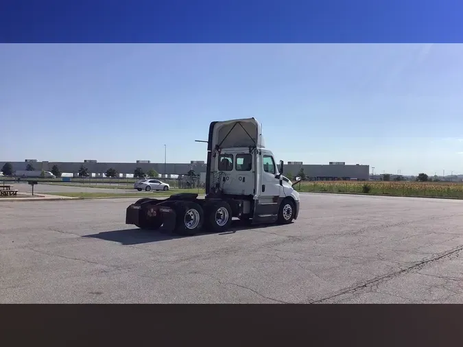 2019 Freightliner Cascadia 126bda5c270262b70c40599198ce2b51292