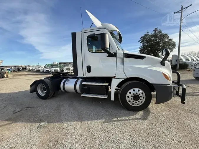 2022 FREIGHTLINER CASCADIA 126
