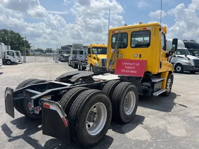 2018 FREIGHTLINER CASCADIA 113