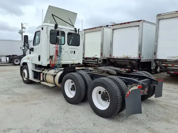 2018 FREIGHTLINER/MERCEDES CASCADIA 125