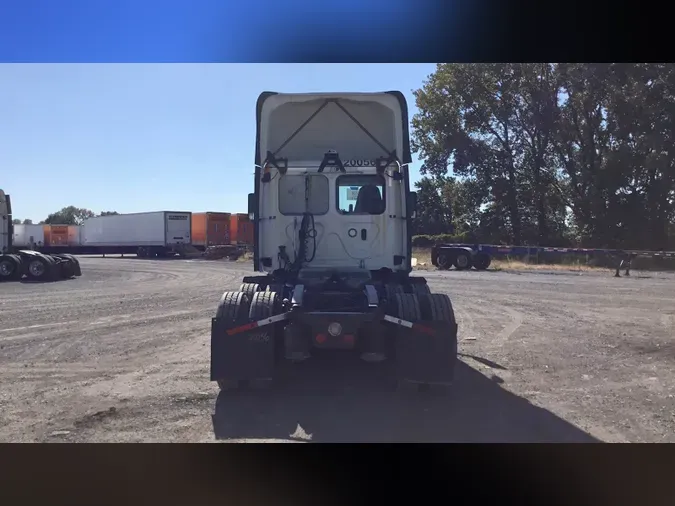 2020 Freightliner Cascadia 126