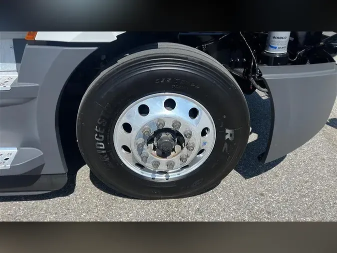 2021 FREIGHTLINER CA126