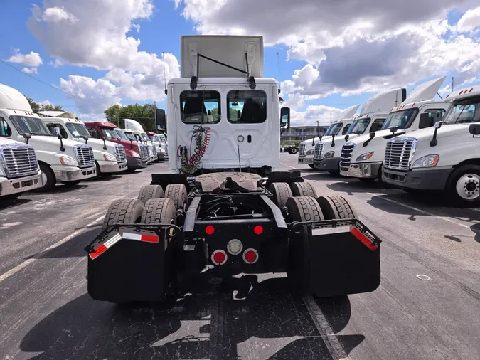 2018 FREIGHTLINER/MERCEDES CASCADIA 125