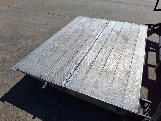 2018 FREIGHTLINER/MERCEDES M2 106