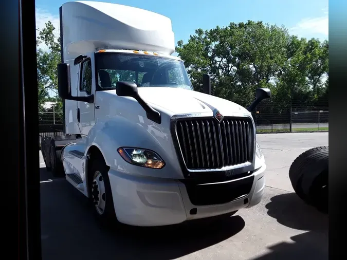 2022 NAVISTAR INTERNATIONAL LT625 DAYCAB T/Abdc371c2979a614eb7ca52c1bcb97130