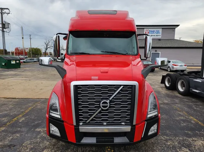 2021 VOLVO VNL64T860