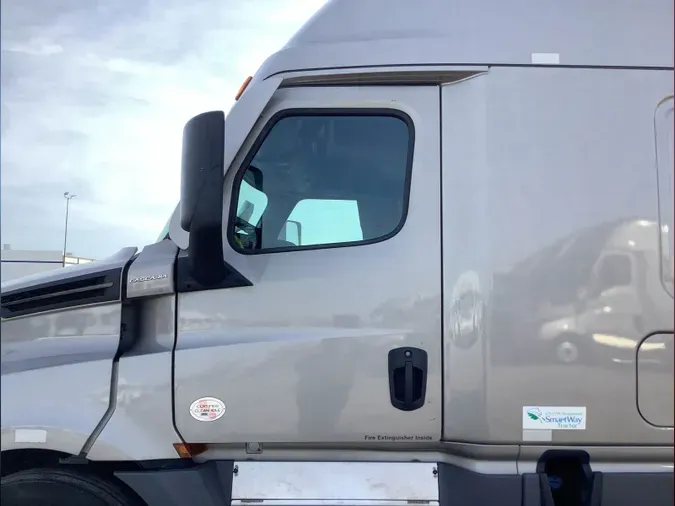 2023 Freightliner Cascadia