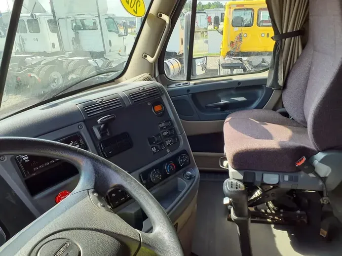 2020 FREIGHTLINER CASCADIA 113" DAYCAB