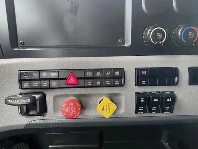 2020 Freightliner Cascadia