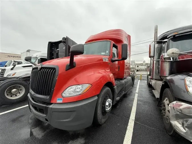 2018 INTERNATIONAL LT