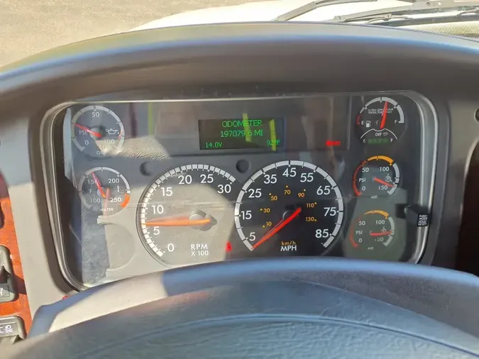 2018 FREIGHTLINER M2 106