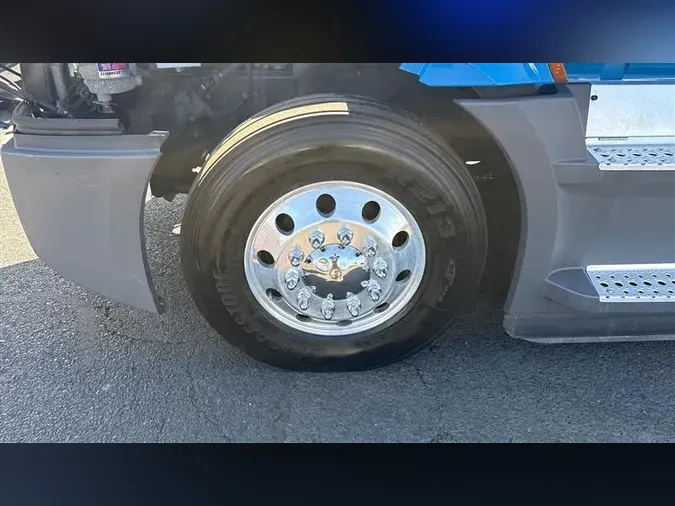 2022 FREIGHTLINER CA126