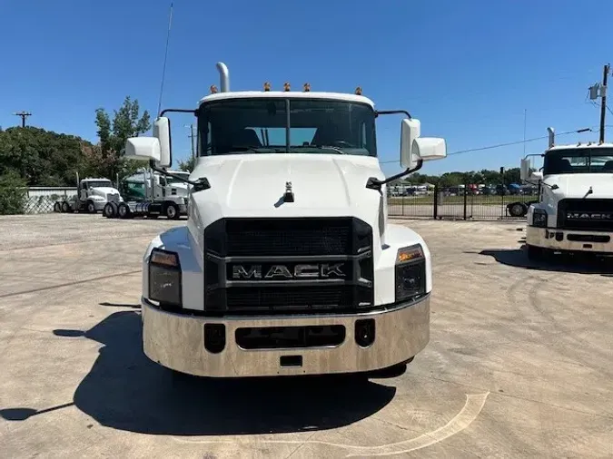 2022 MACK AN64T