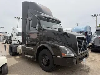 2016 VOLVO VNL64T300