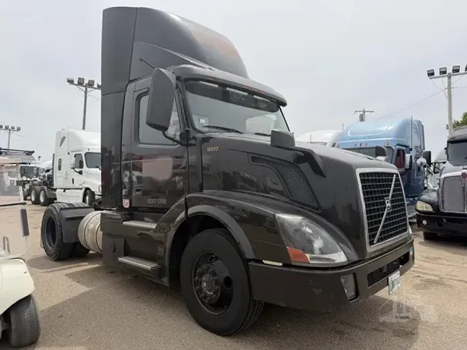 2016 VOLVO VNL64T300bdda55fd04533b5ad52d59bc40b3f8a0