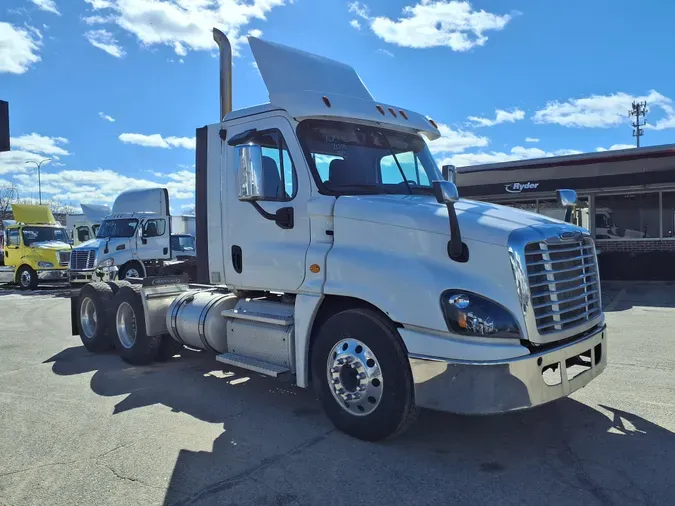 2018 FREIGHTLINER/MERCEDES CASCADIA 125