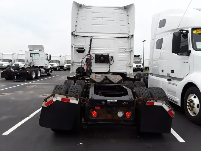 2020 VOLVO VNL64T-760