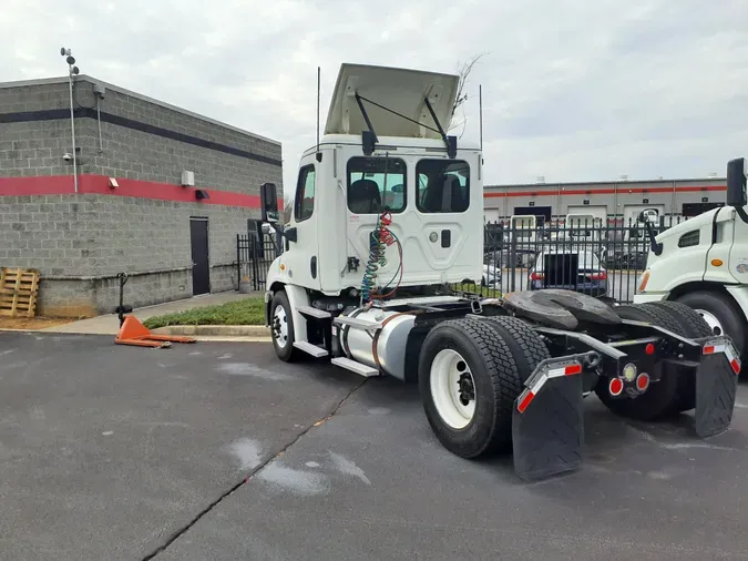 2016 FREIGHTLINER/MERCEDES CASCADIA 113