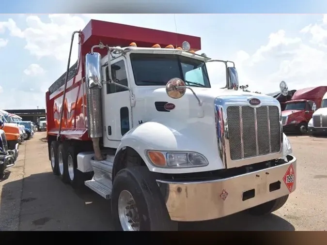 2022 PETERBILT 348
