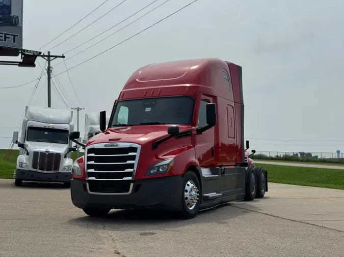 2023 FREIGHTLINER Cascadia 126bde59a9ce7707d08459e0a070fe81efb
