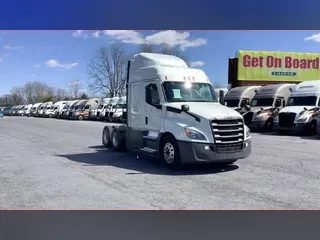 2021 Freightliner Cascadia 126