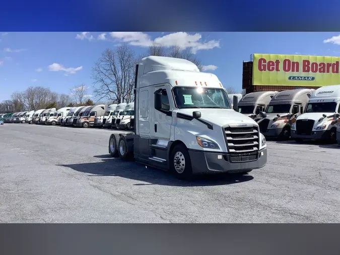 2021 Freightliner Cascadia 126bde9a1a8a9951cd05fd78808750243b0