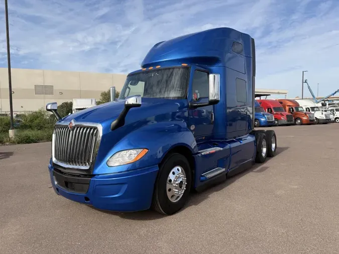 2022 International LT625