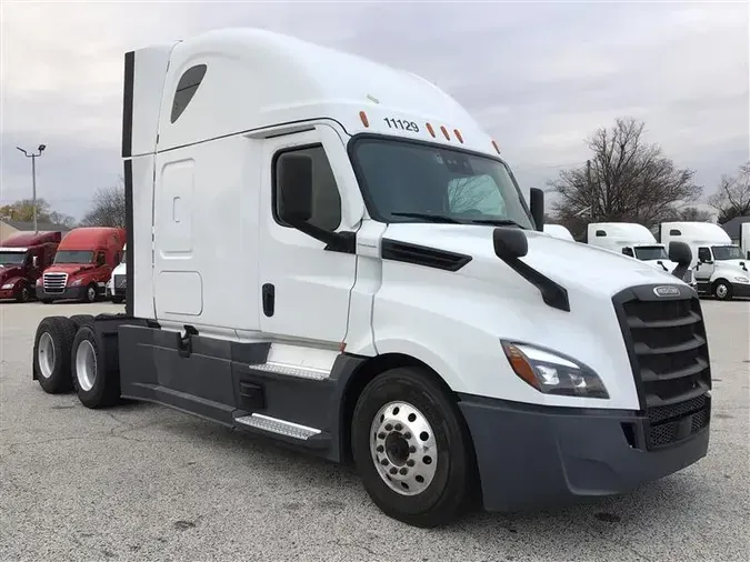 2021 FREIGHTLINER CA126