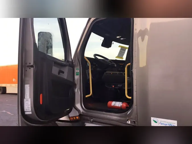 2022 Freightliner Cascadia 126