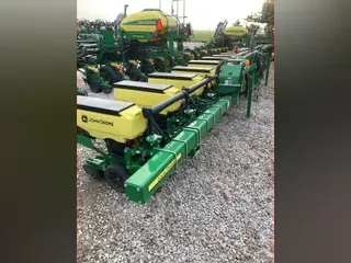 2021 John Deere 1725