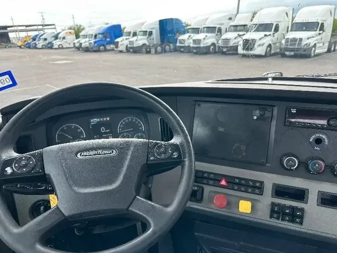 2018 Freightliner T12664ST