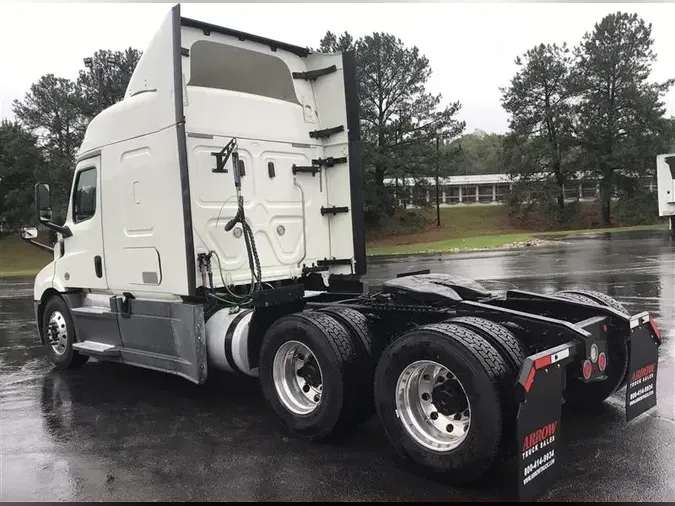 2020 FREIGHTLINER CA116