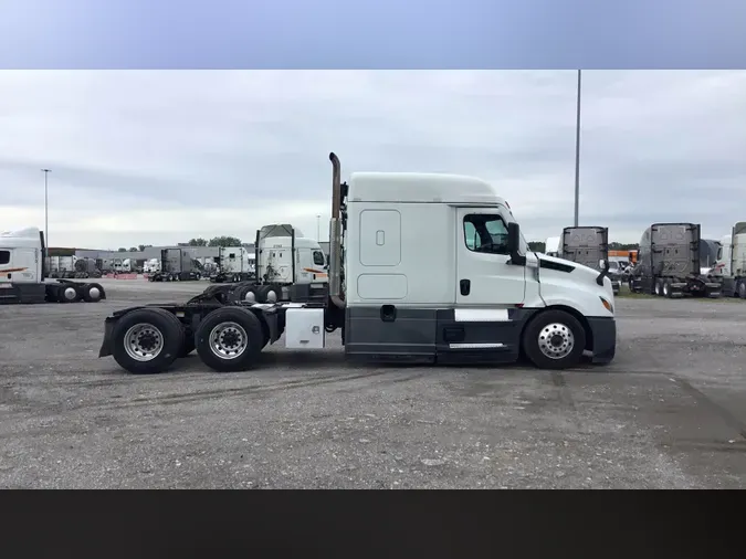 2022 Freightliner Cascadia 126be05b4b789d02ab629f95019ac27dad7