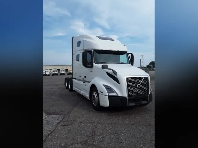 2020 VOLVO VNL64T-760