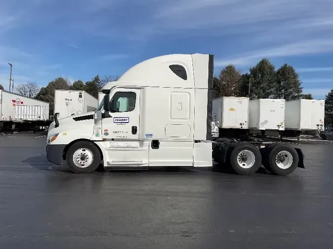 2018 Freightliner T12664ST