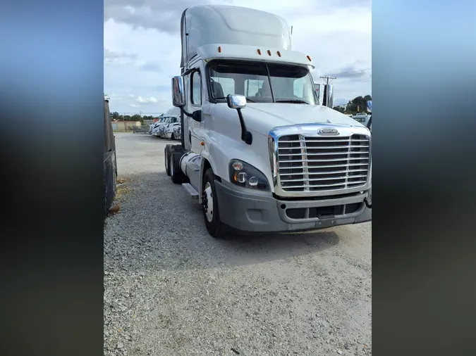 2020 FREIGHTLINER/MERCEDES CASCADIA 125