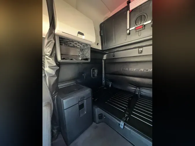 2023 FREIGHTLINER Cascadia 126