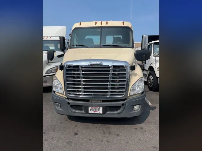 2017 FREIGHTLINER/MERCEDES CASCADIA 113