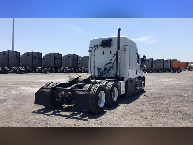 2022 Freightliner Cascadia 126be0dac79223a4faaba8c46713eb8c039