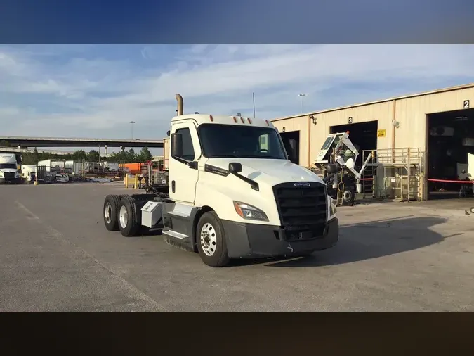 2021 Freightliner Cascadia 126be0e731dbbf14148020b8fb02d29cbe7