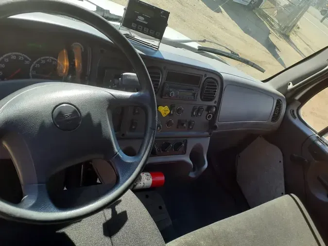 2016 FREIGHTLINER/MERCEDES M2 106